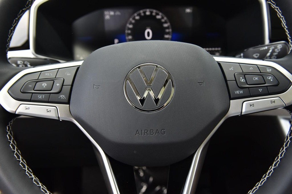 Volkswagen Taos Vehicle Full-screen Gallery Image 19