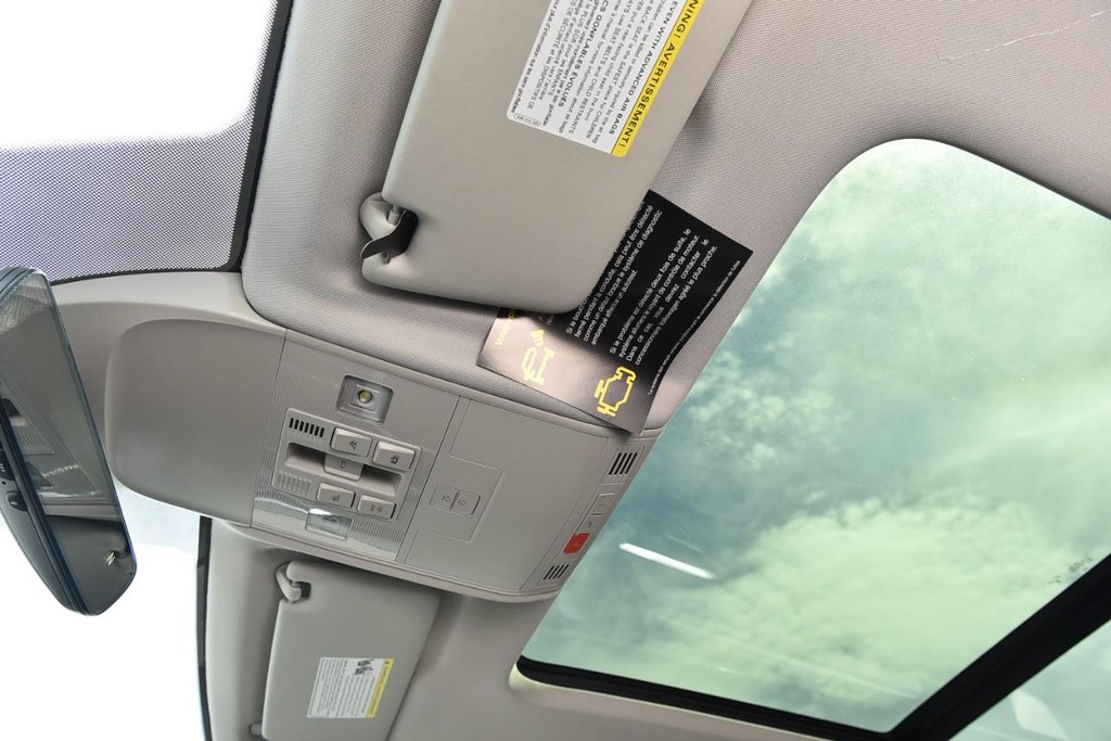 Volkswagen Taos Vehicle Full-screen Gallery Image 22