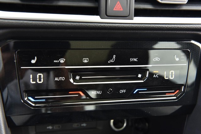 Volkswagen Taos Vehicle Image 14