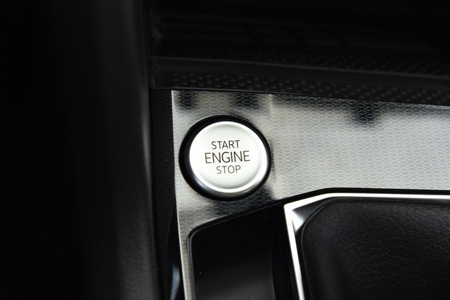 Volkswagen Taos Vehicle Image 16