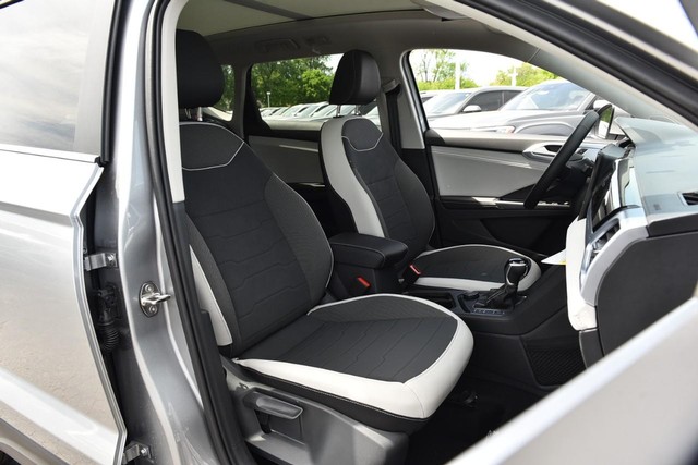 Volkswagen Taos Vehicle Image 21