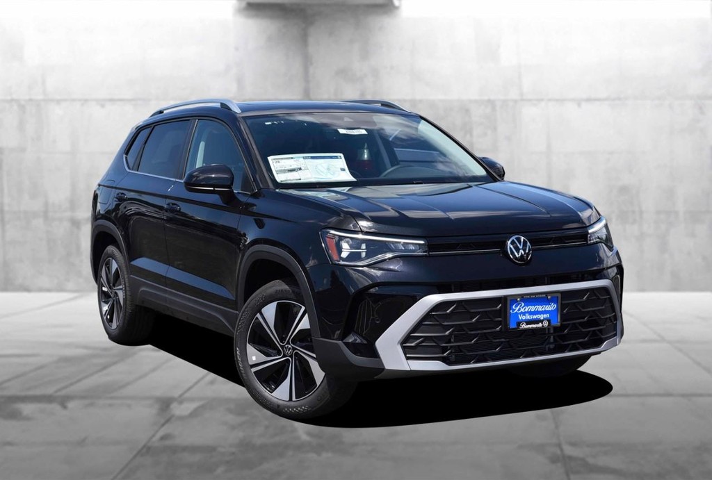Volkswagen Taos Vehicle Full-screen Gallery Image 2