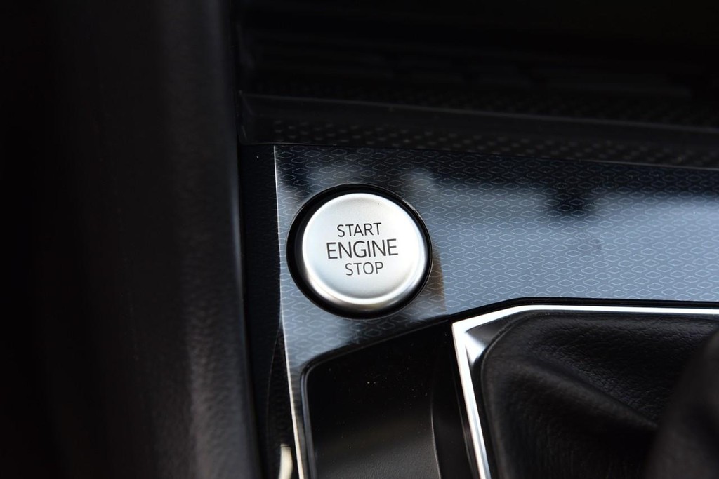 Volkswagen Taos Vehicle Full-screen Gallery Image 16