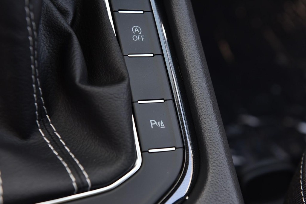 Volkswagen Taos Vehicle Full-screen Gallery Image 18
