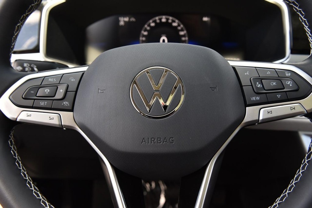 Volkswagen Taos Vehicle Full-screen Gallery Image 19