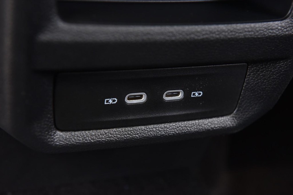 Volkswagen Taos Vehicle Full-screen Gallery Image 25