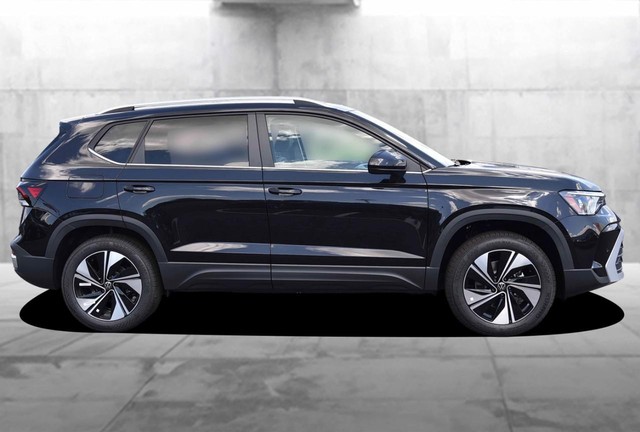 Volkswagen Taos Vehicle Image 05