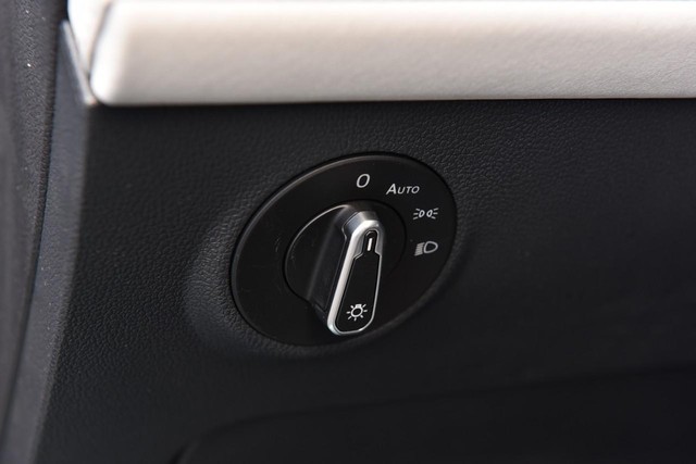 Volkswagen Taos Vehicle Image 10