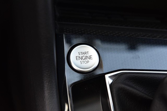 Volkswagen Taos Vehicle Image 16