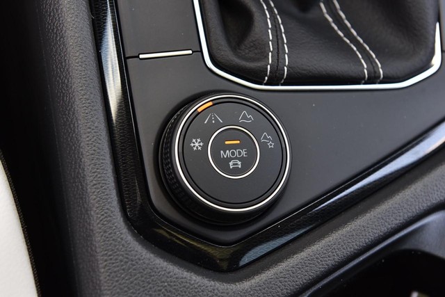 Volkswagen Taos Vehicle Image 17