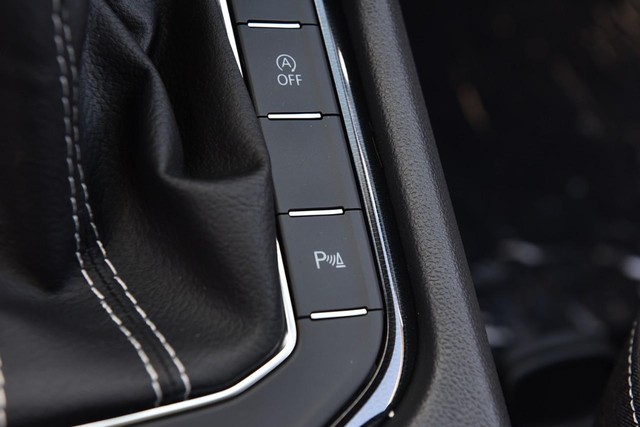 Volkswagen Taos Vehicle Image 18