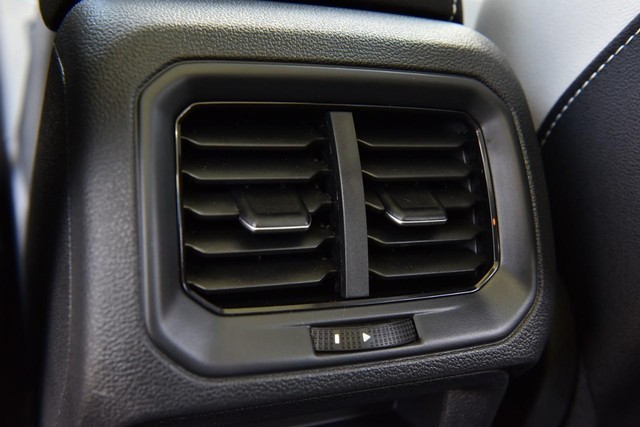 Volkswagen Taos Vehicle Image 24