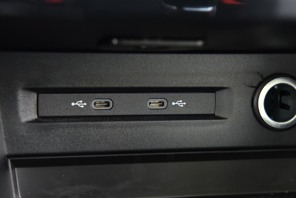 Volkswagen Taos Vehicle Full-screen Gallery Image 15