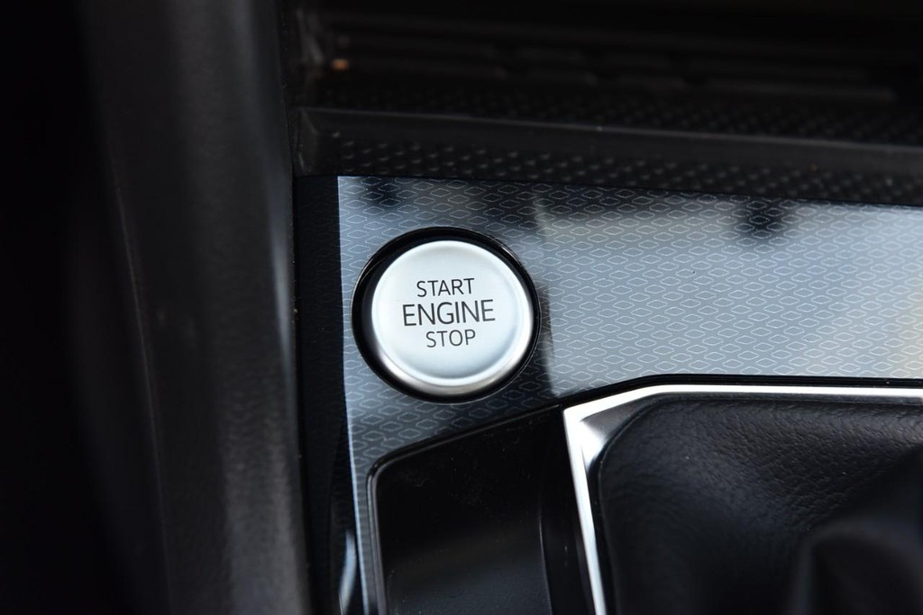 Volkswagen Taos Vehicle Full-screen Gallery Image 16