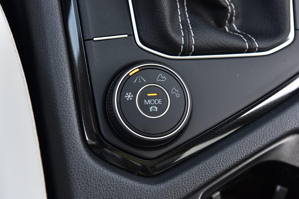 Volkswagen Taos Vehicle Full-screen Gallery Image 17