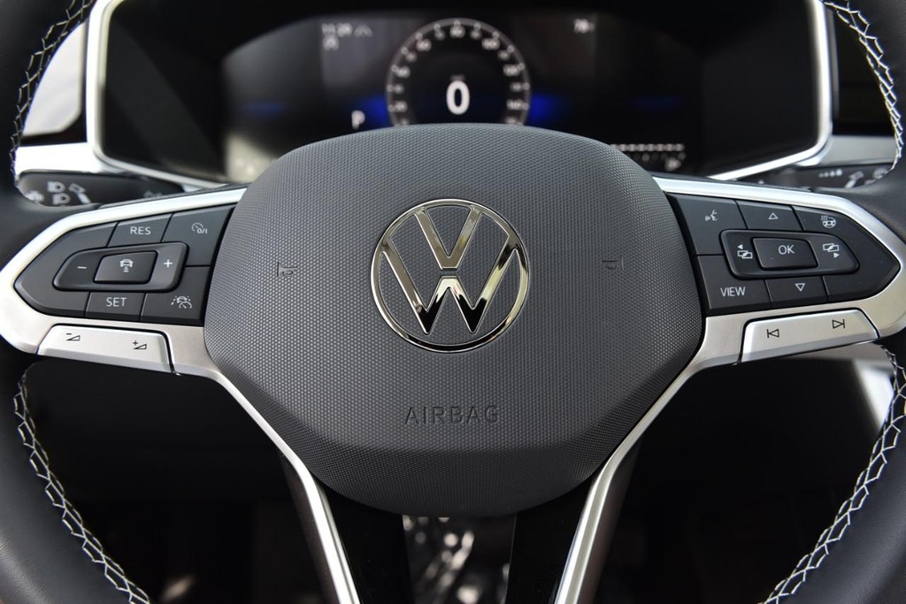Volkswagen Taos Vehicle Full-screen Gallery Image 19