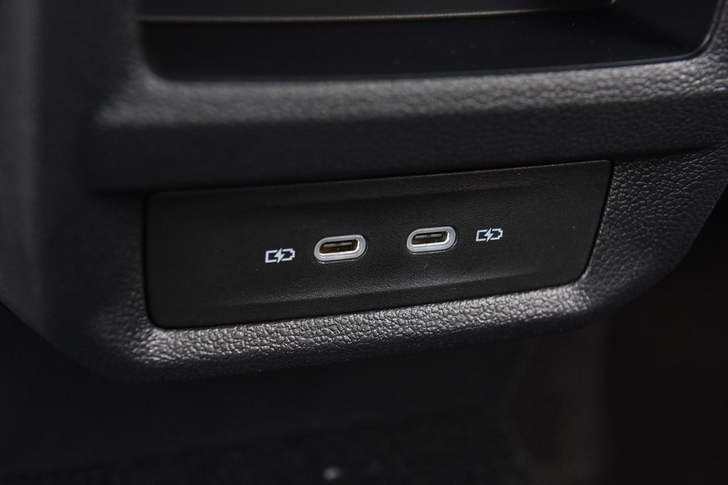 Volkswagen Taos Vehicle Full-screen Gallery Image 25