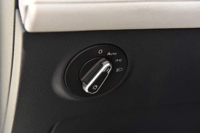 Volkswagen Taos Vehicle Image 10