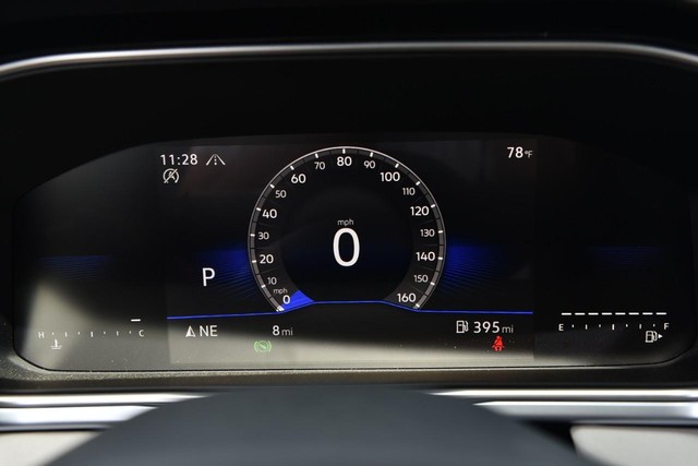 Volkswagen Taos Vehicle Image 11