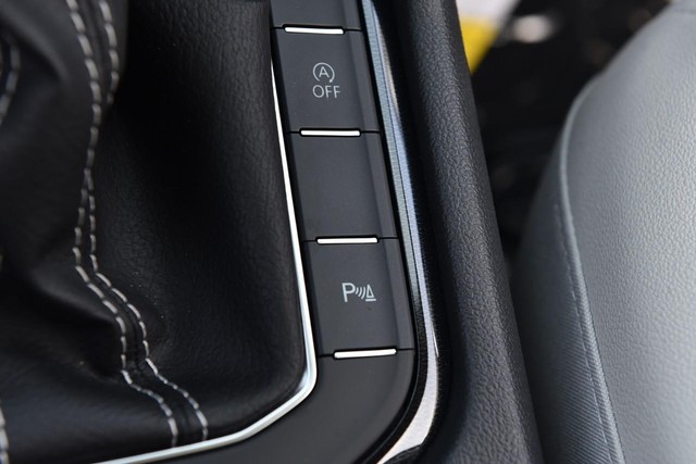 Volkswagen Taos Vehicle Image 18