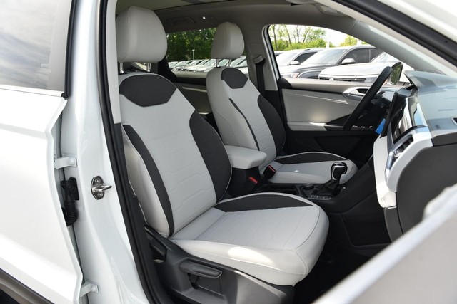Volkswagen Taos Vehicle Image 21