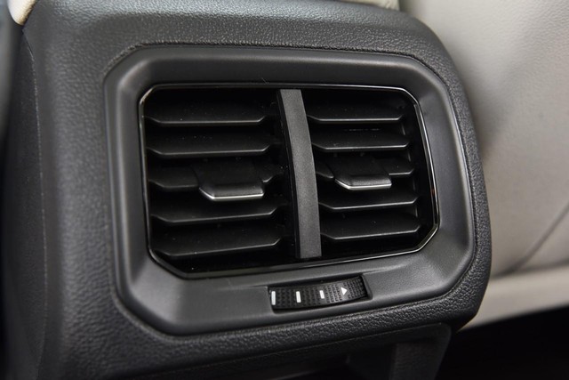 Volkswagen Taos Vehicle Image 24