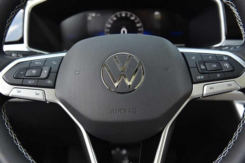 Volkswagen Taos Vehicle Full-screen Gallery Image 19