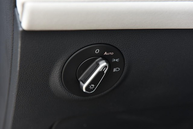 Volkswagen Taos Vehicle Image 10