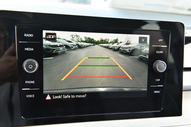 Volkswagen Taos Vehicle Image 12