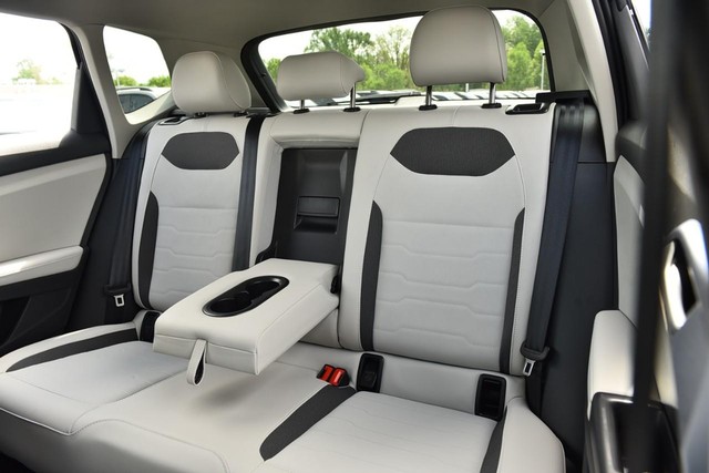 Volkswagen Taos Vehicle Image 23