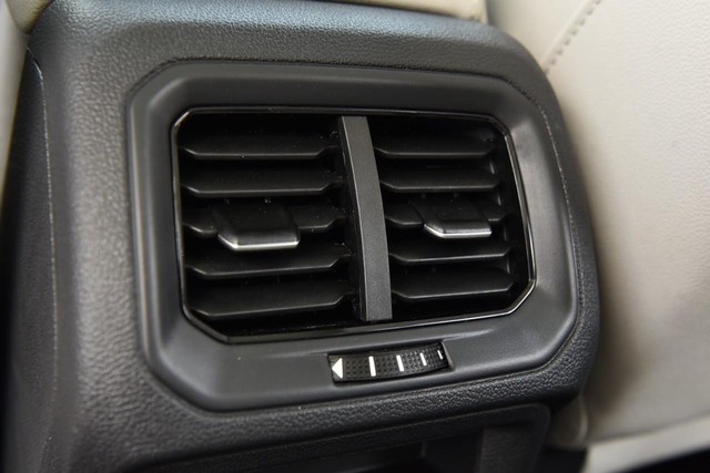 Volkswagen Taos Vehicle Image 24