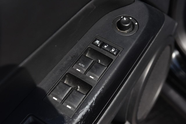 Jeep Patriot Vehicle Image 08