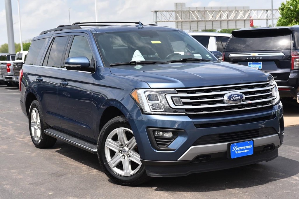 Ford Expedition Vehicle Full-screen Gallery Image 02