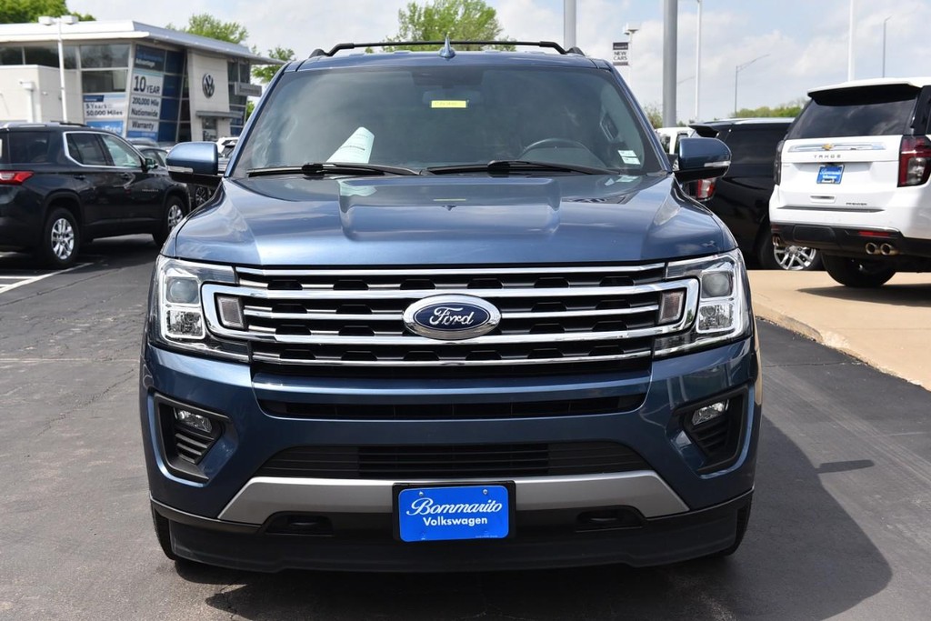 Ford Expedition Vehicle Full-screen Gallery Image 04