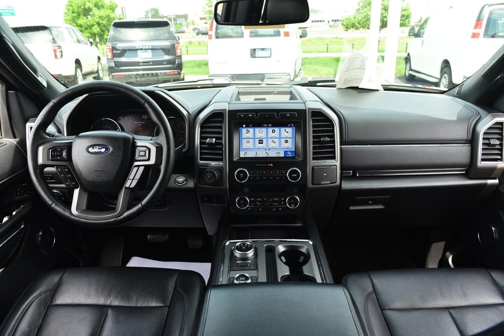 Ford Expedition Vehicle Full-screen Gallery Image 07