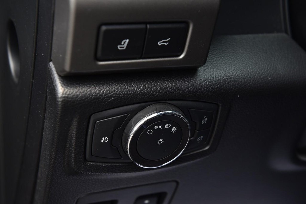 Ford Expedition Vehicle Full-screen Gallery Image 11