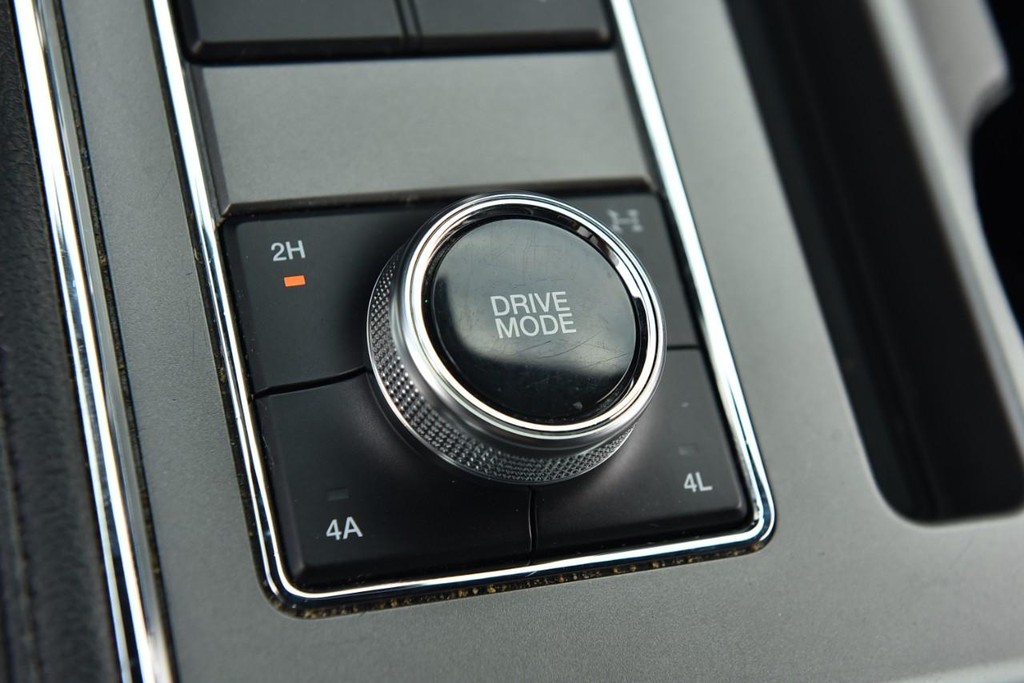 Ford Expedition Vehicle Full-screen Gallery Image 19