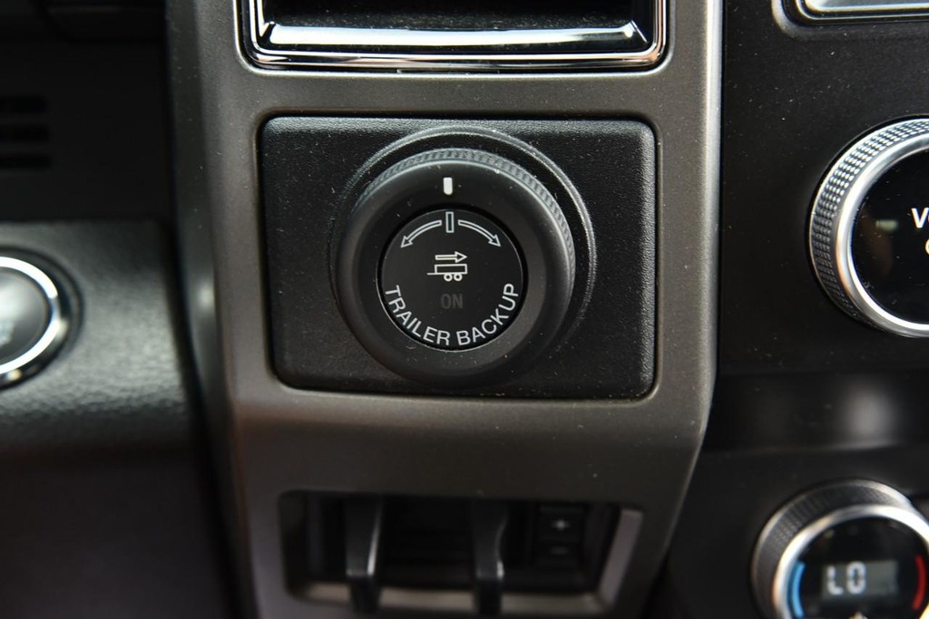 Ford Expedition Vehicle Full-screen Gallery Image 20