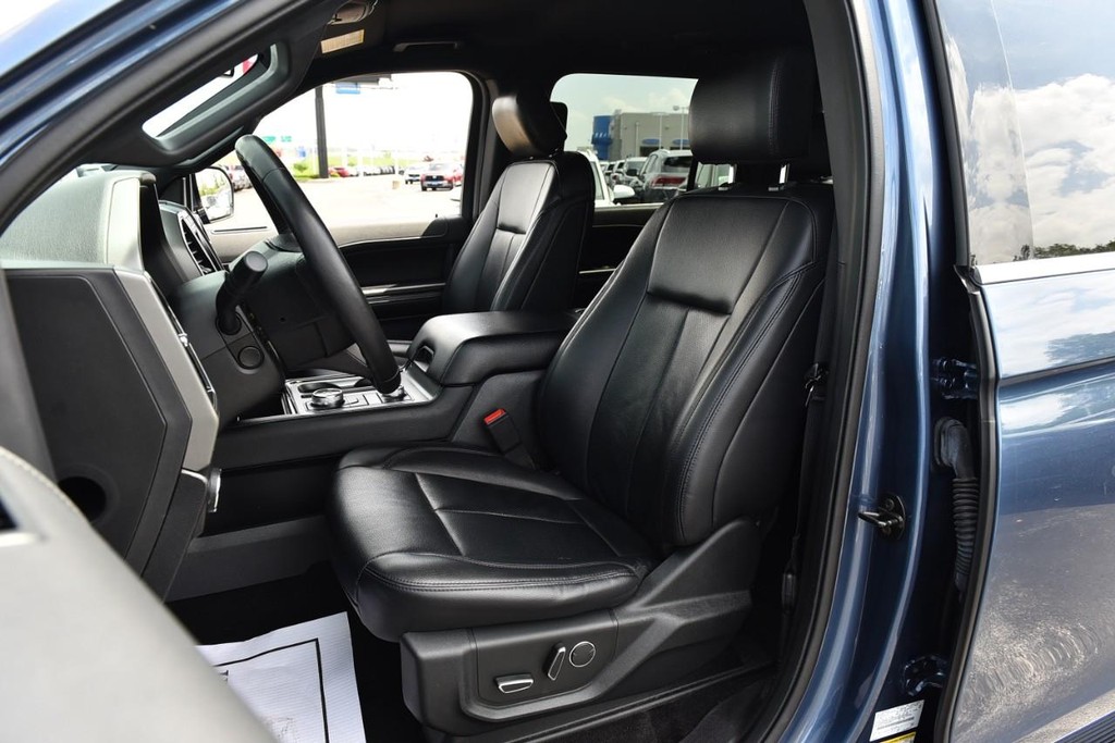 Ford Expedition Vehicle Full-screen Gallery Image 23