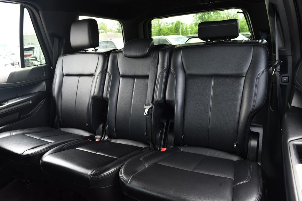 Ford Expedition Vehicle Full-screen Gallery Image 25