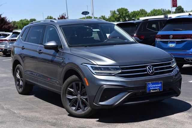 Volkswagen Tiguan Vehicle Image 02