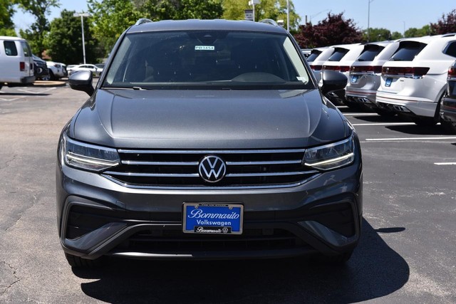 Volkswagen Tiguan Vehicle Image 04