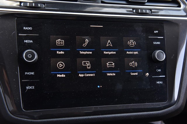 Volkswagen Tiguan Vehicle Image 13