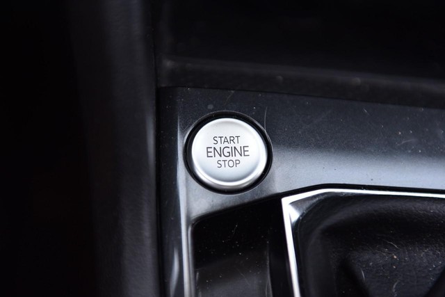 Volkswagen Tiguan Vehicle Image 15