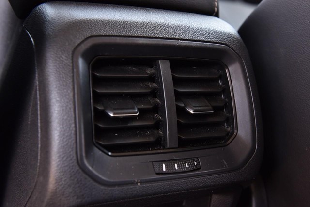 Volkswagen Tiguan Vehicle Image 20