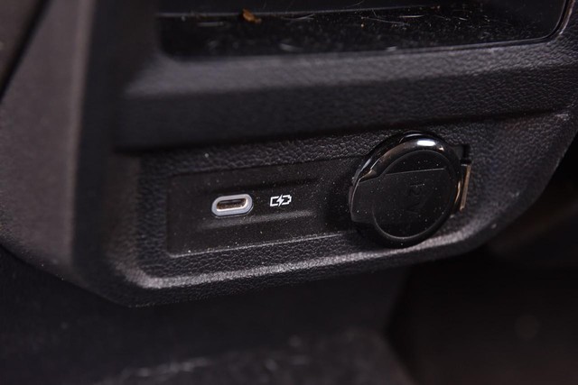 Volkswagen Tiguan Vehicle Image 21