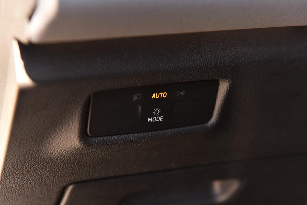 Volkswagen Tiguan Vehicle Full-screen Gallery Image 11