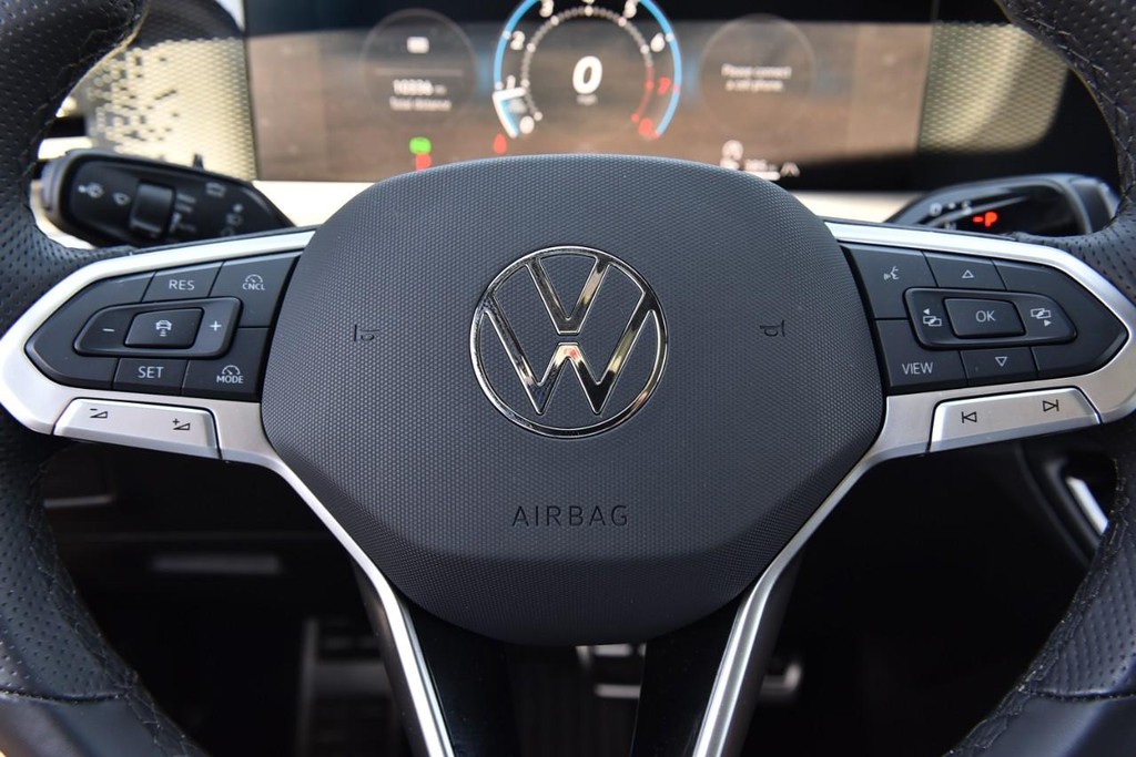 Volkswagen Tiguan Vehicle Full-screen Gallery Image 18