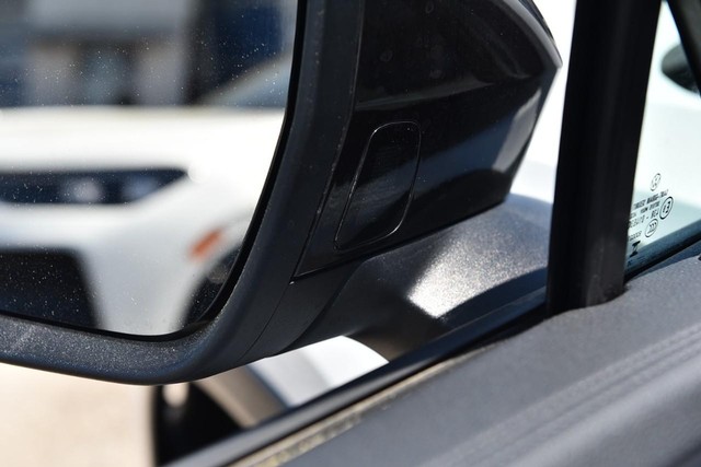 Volkswagen Tiguan Vehicle Image 10