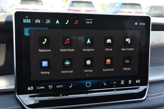 Volkswagen Tiguan Vehicle Image 15